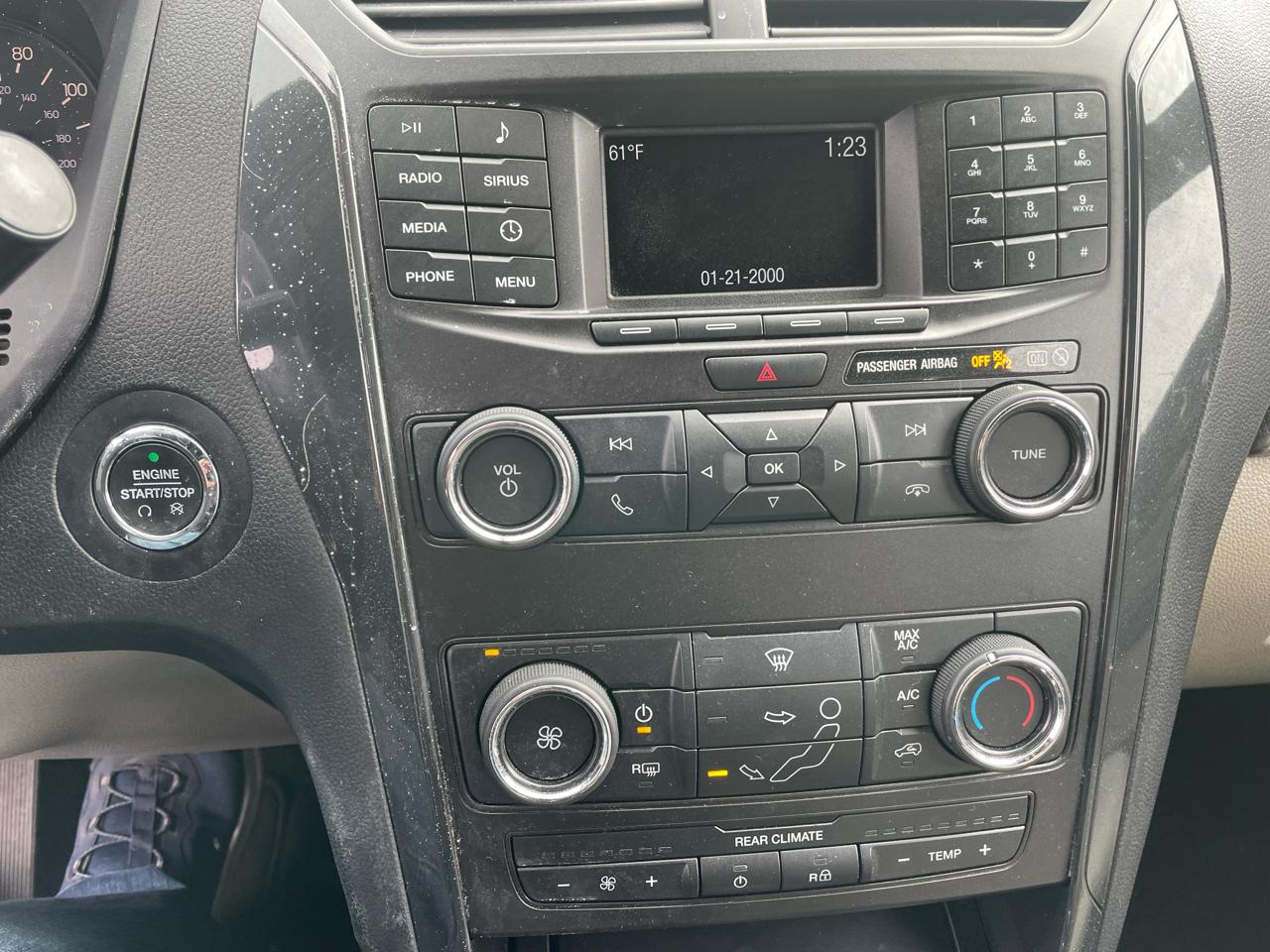 Ford Explorer XLT FWD 2019