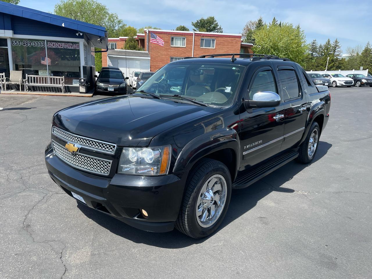Chevrolet Avalanche 4WD Crew Cab LTZ 2013