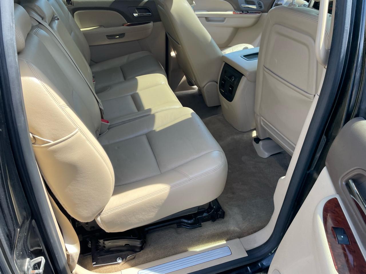 Chevrolet Avalanche 4WD Crew Cab LTZ 2013
