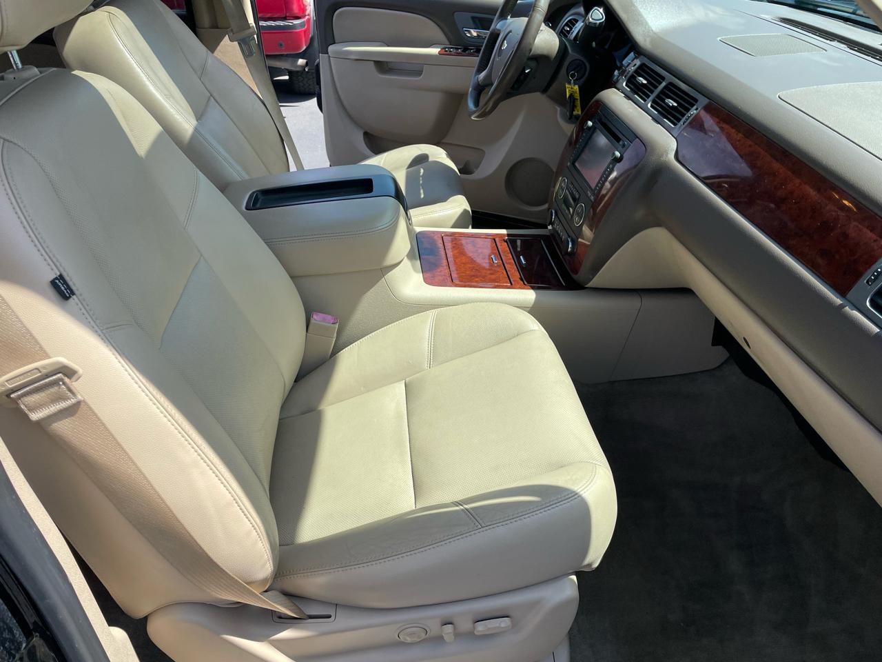 Chevrolet Avalanche 4WD Crew Cab LTZ 2013