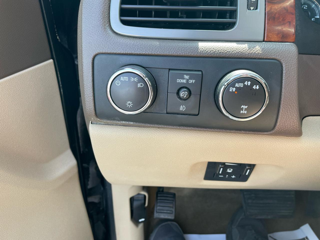 Chevrolet Avalanche 4WD Crew Cab LTZ 2013