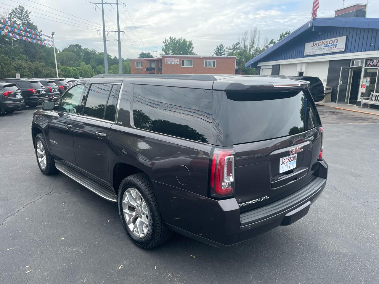 GMC Yukon XL 4WD 4dr SLT 2015