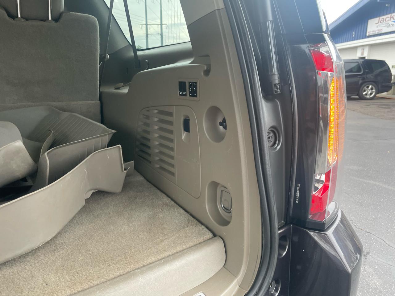 GMC Yukon XL 4WD 4dr SLT 2015