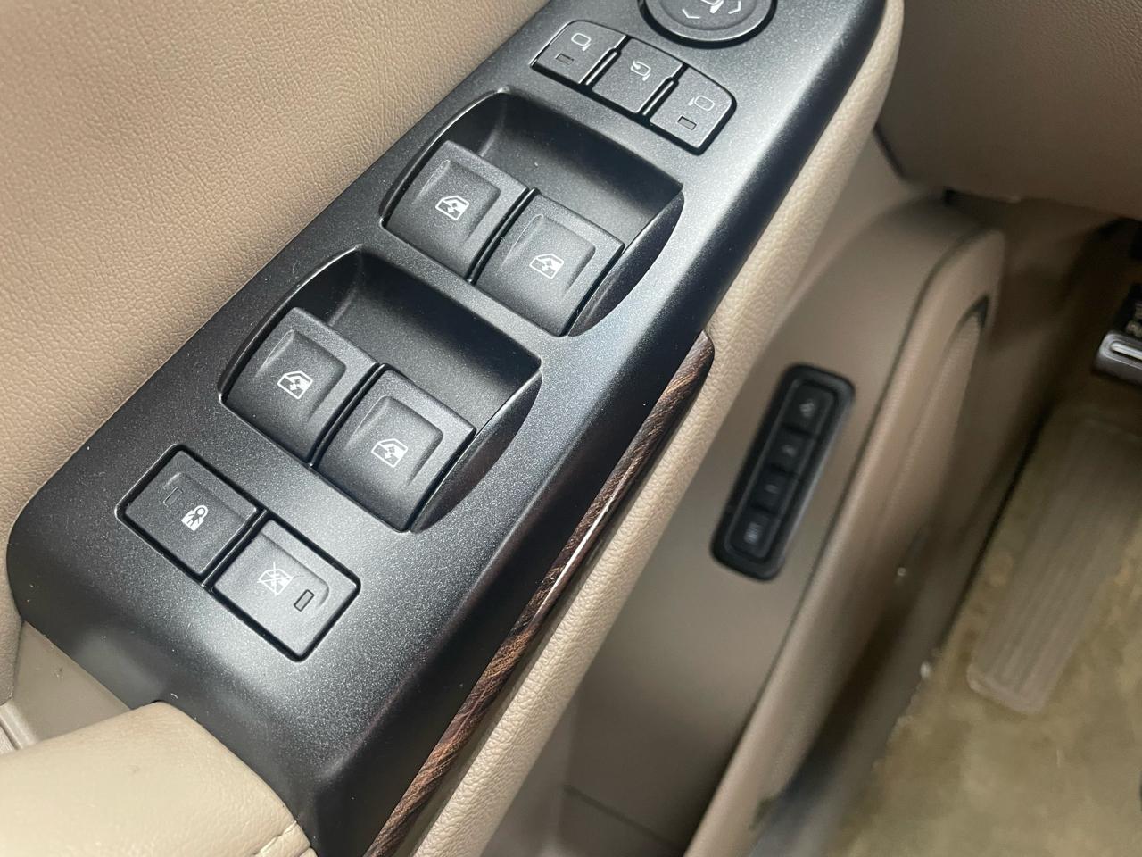 GMC Yukon XL 4WD 4dr SLT 2015