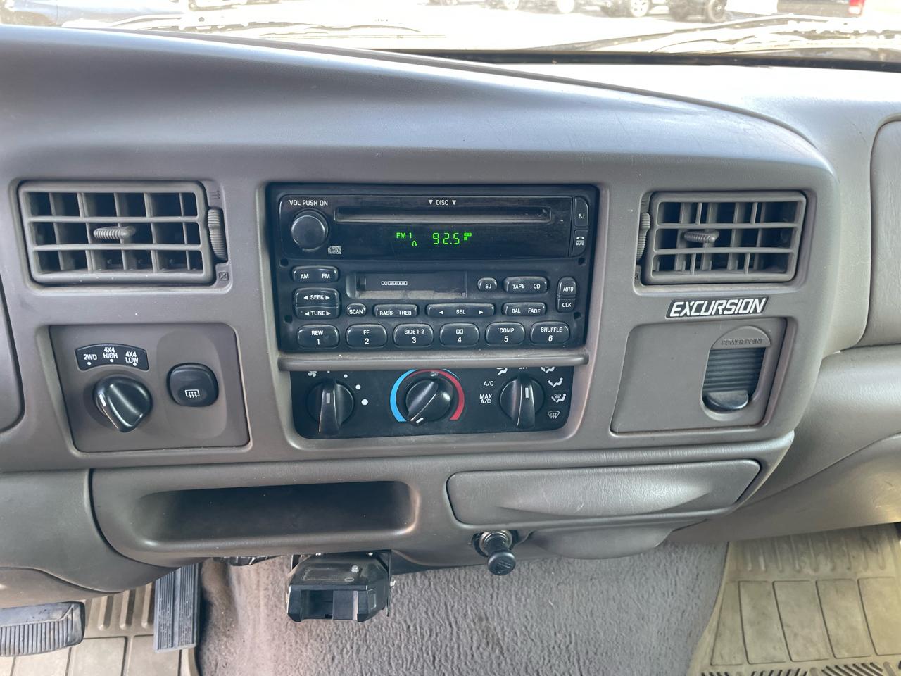 Ford Excursion 137" WB Limited 4WD 2000