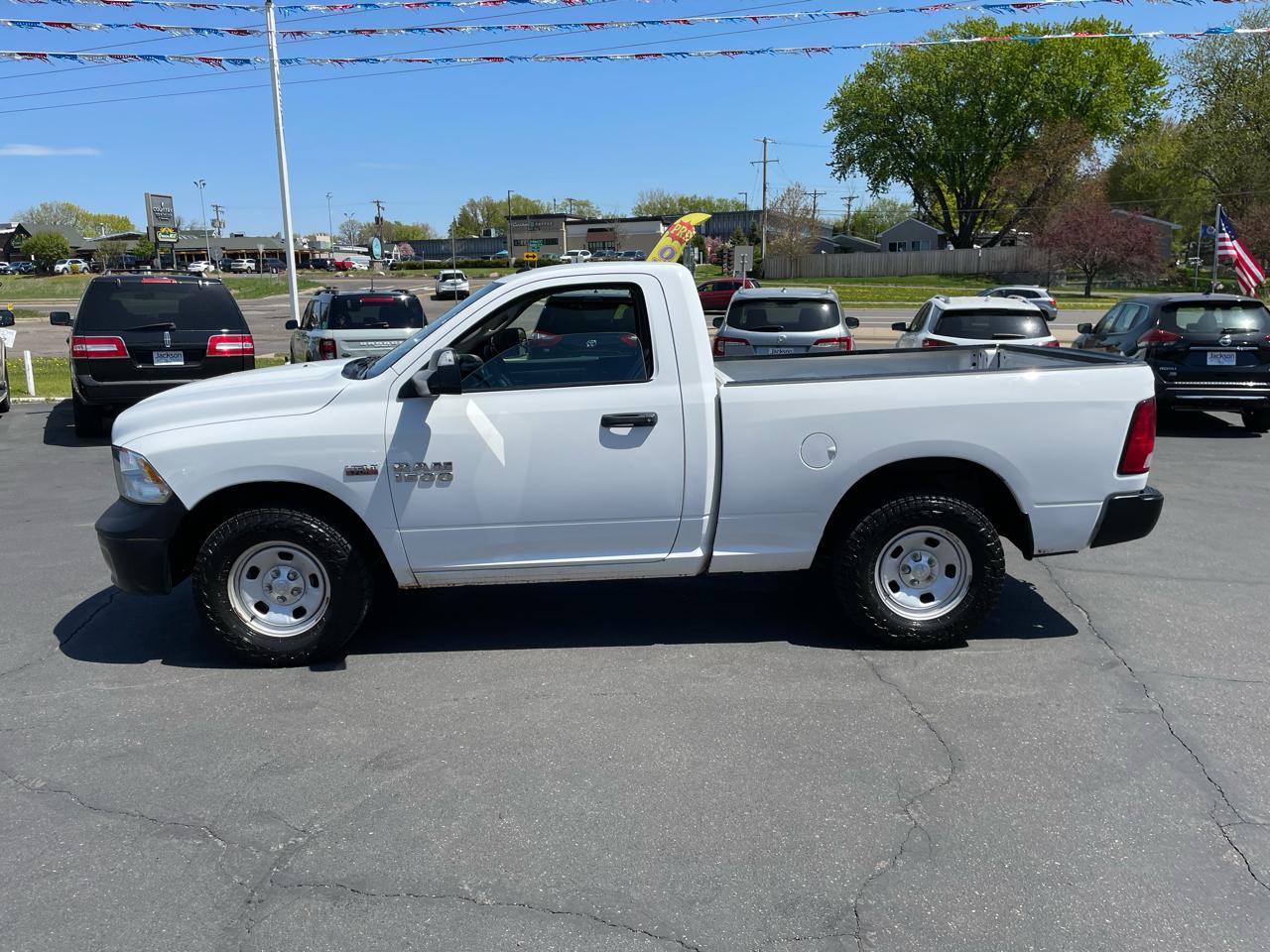 RAM 1500 4WD Reg Cab 120.5" Tradesman 2016