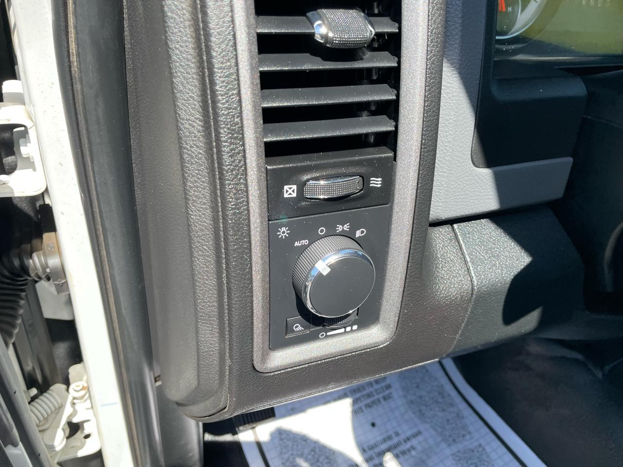 RAM 1500 4WD Reg Cab 120.5" Tradesman 2016