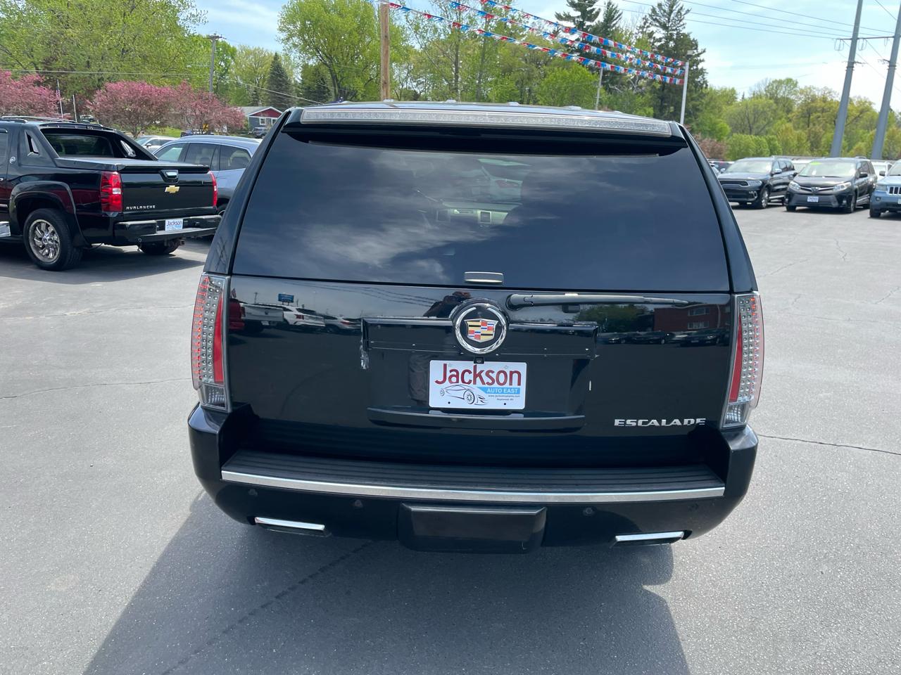 Cadillac Escalade AWD 4dr Premium 2013