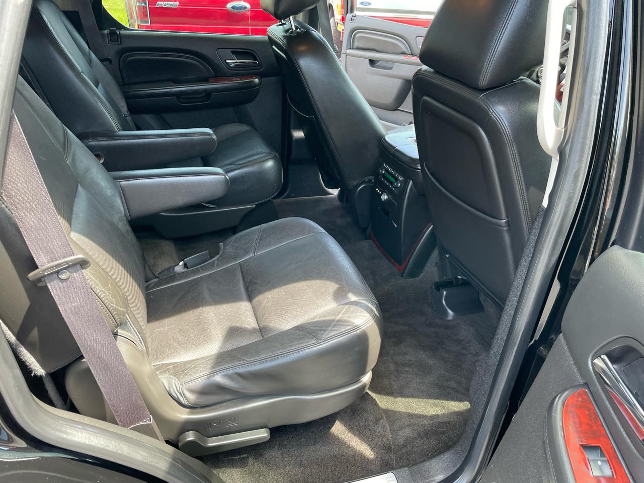 Cadillac Escalade AWD 4dr Premium 2013