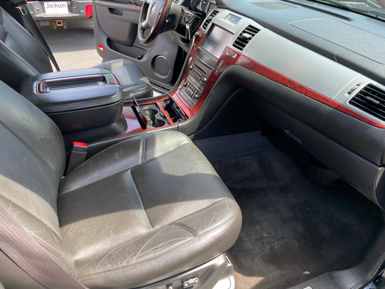 Cadillac Escalade AWD 4dr Premium 2013