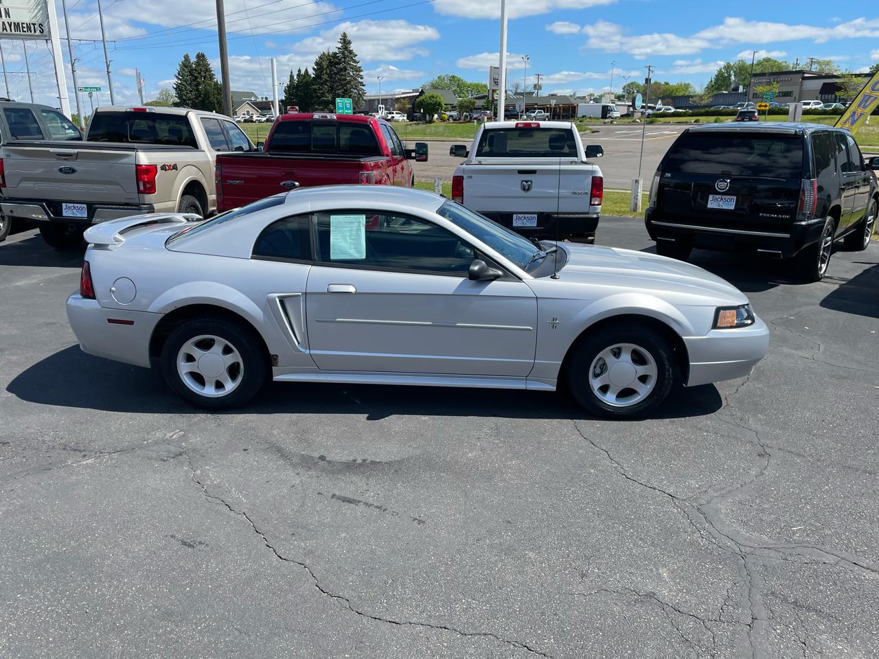 Ford Mustang 2dr Cpe Standard 2001