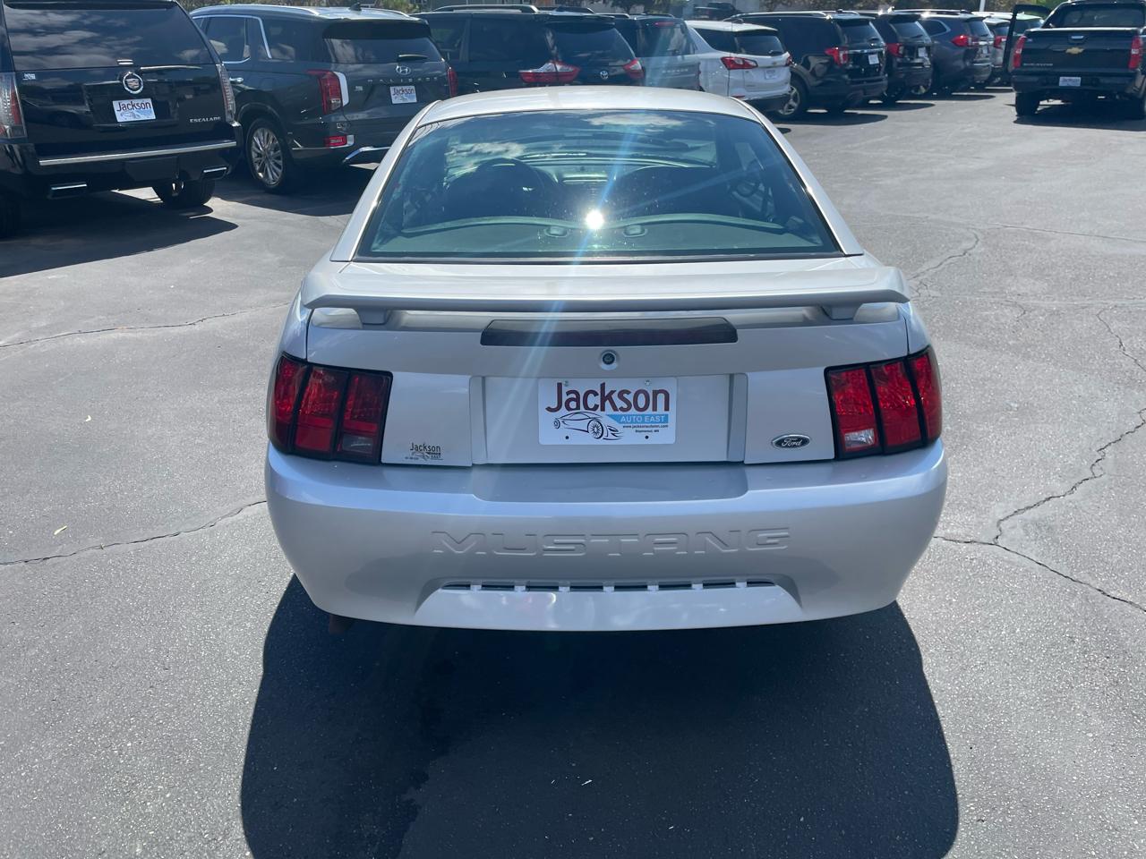 Ford Mustang 2dr Cpe Standard 2001