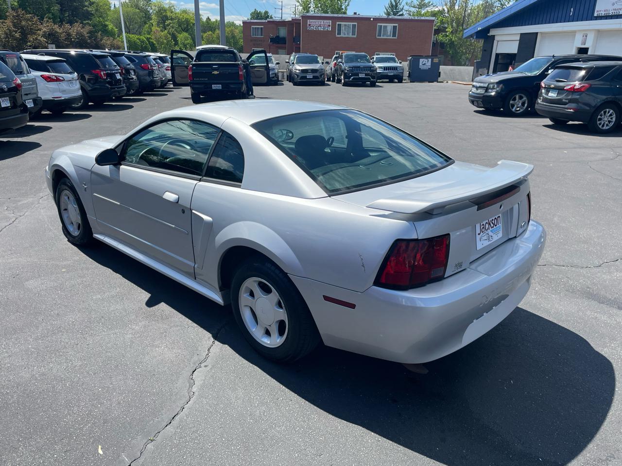 Ford Mustang 2dr Cpe Standard 2001