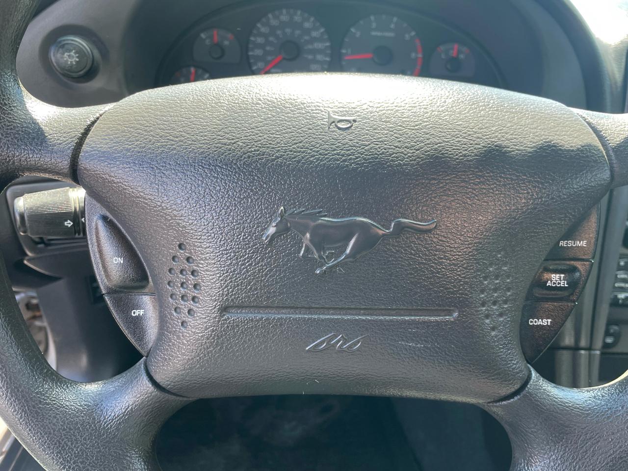 Ford Mustang 2dr Cpe Standard 2001