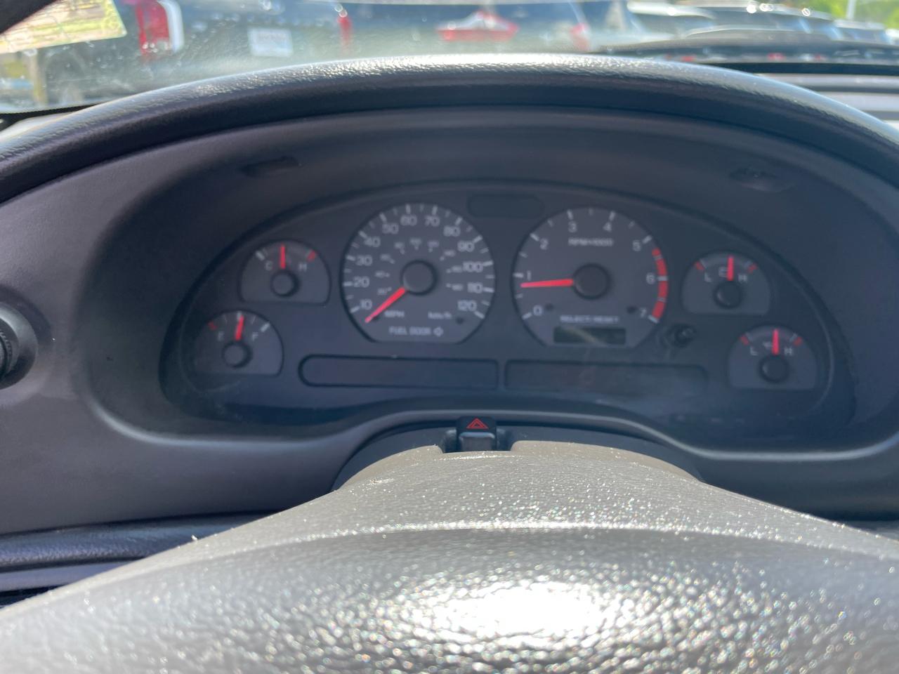 Ford Mustang 2dr Cpe Standard 2001