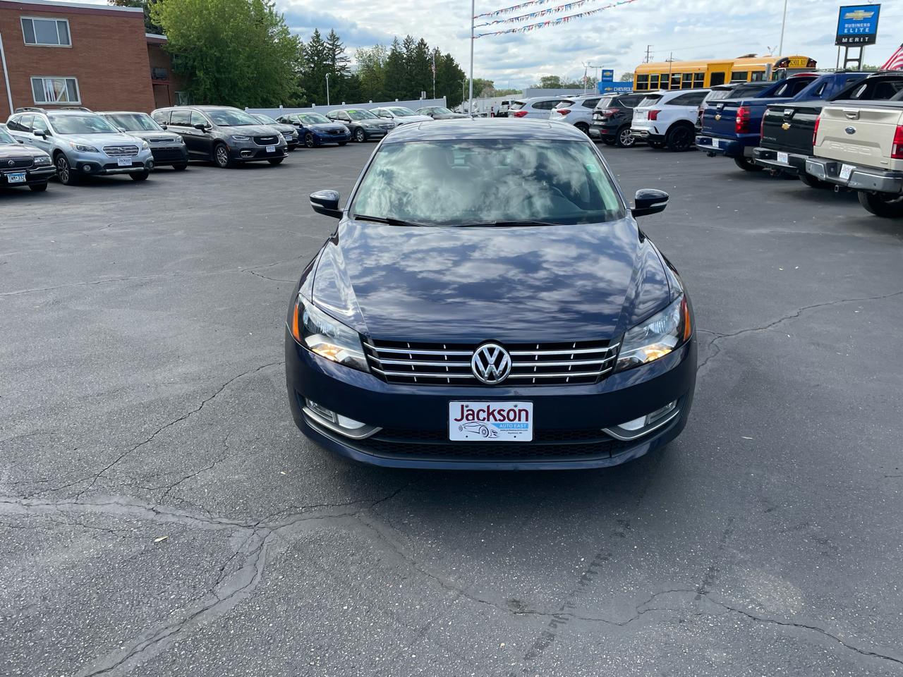 Volkswagen Passat 4dr Sdn 2.5L Auto SEL Premium PZEV 2013