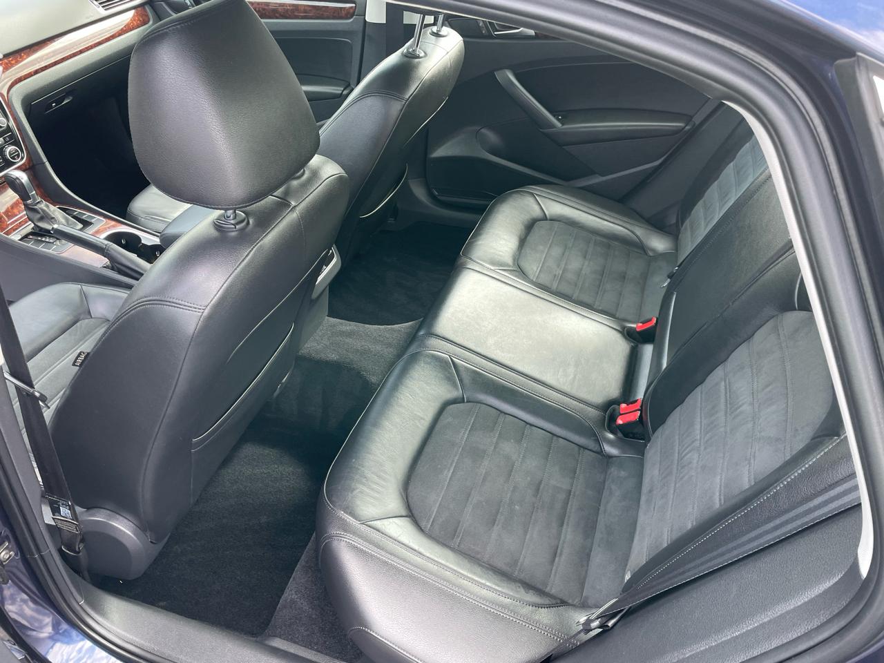 Volkswagen Passat 4dr Sdn 2.5L Auto SEL Premium PZEV 2013