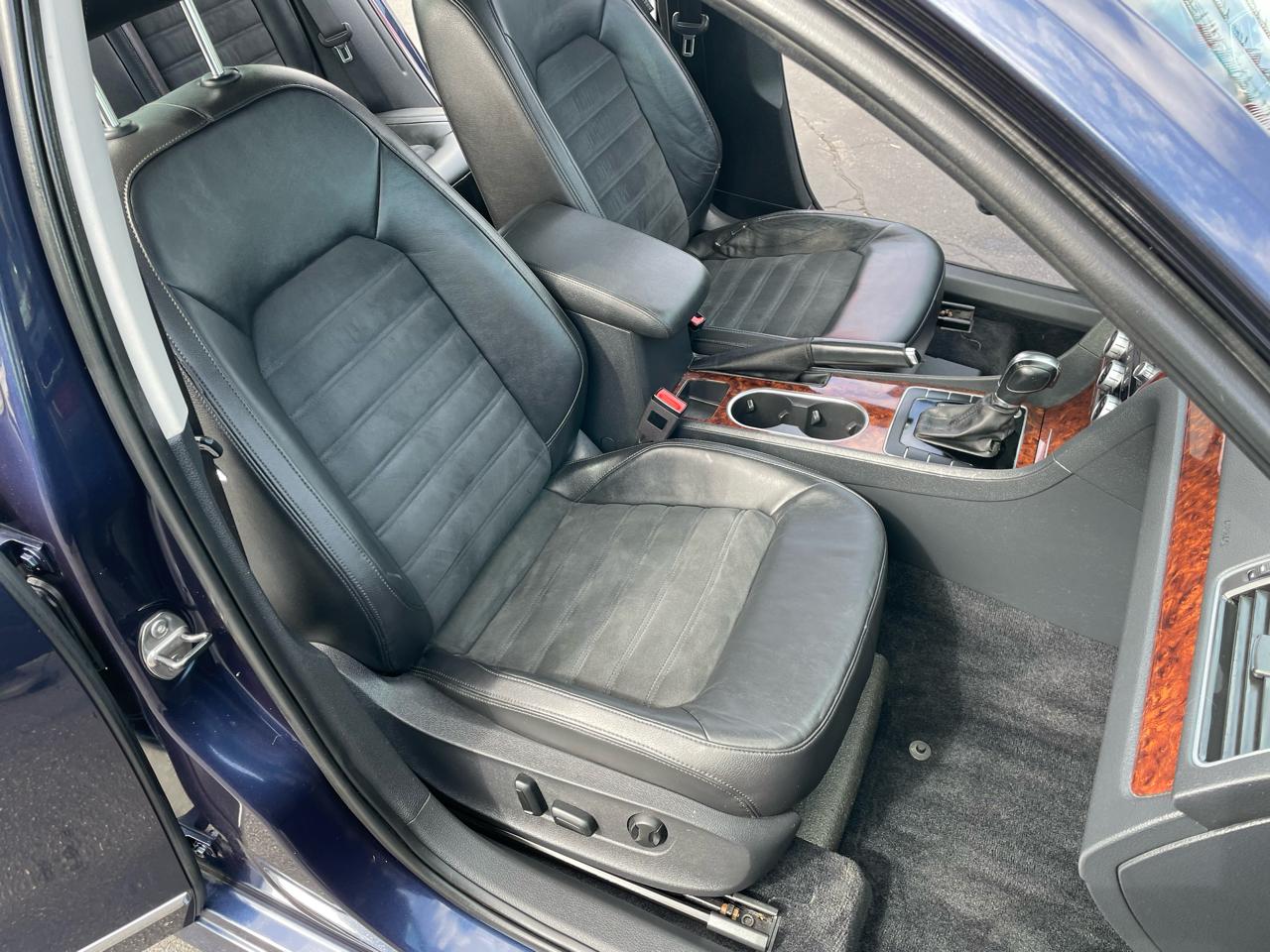 Volkswagen Passat 4dr Sdn 2.5L Auto SEL Premium PZEV 2013