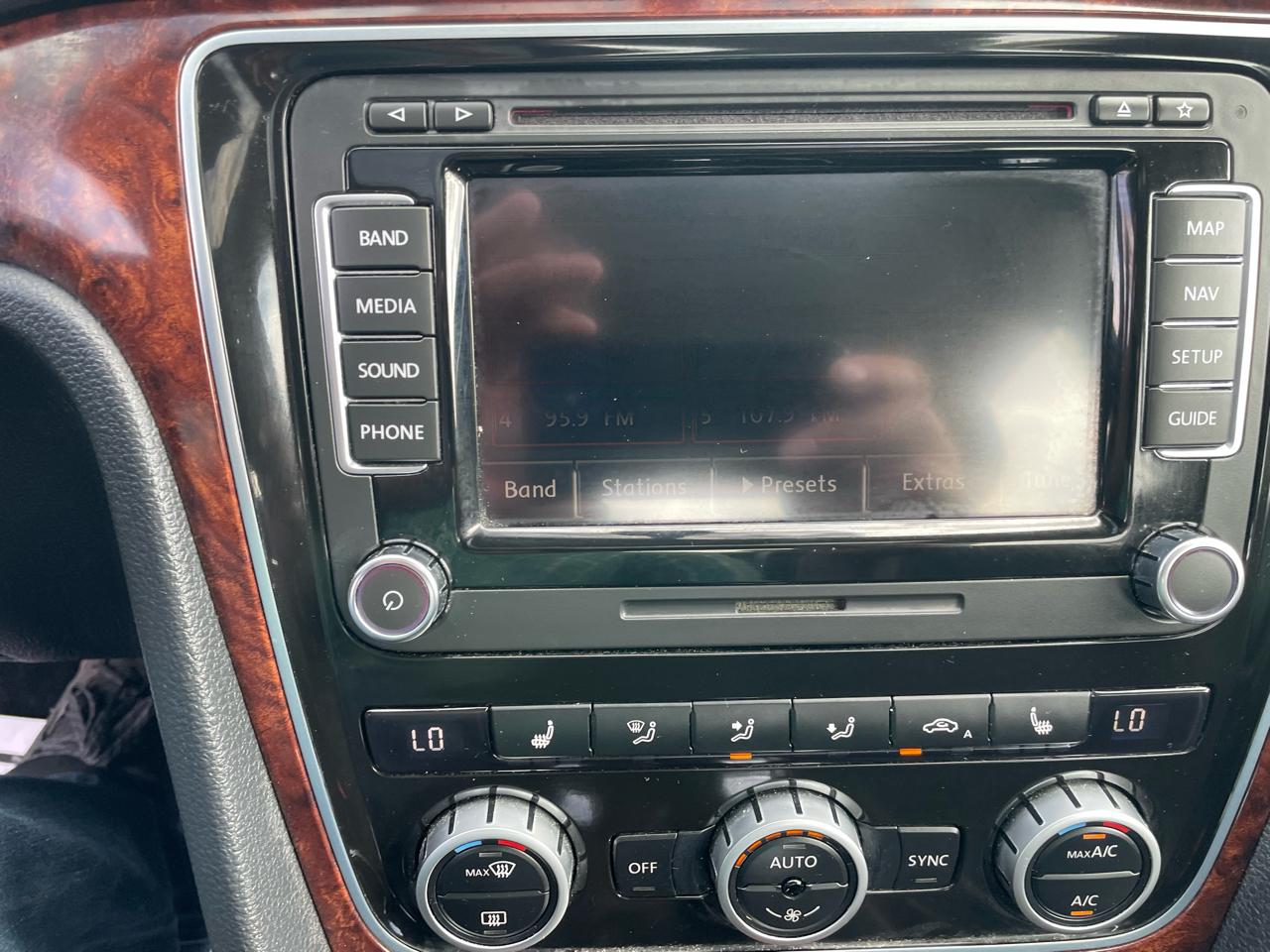 Volkswagen Passat 4dr Sdn 2.5L Auto SEL Premium PZEV 2013