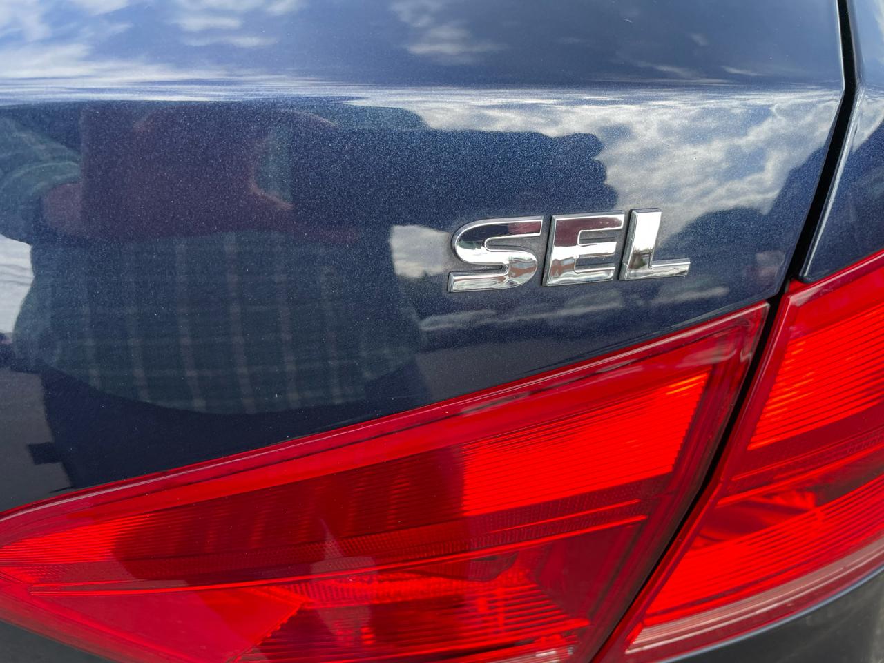 Volkswagen Passat 4dr Sdn 2.5L Auto SEL Premium PZEV 2013