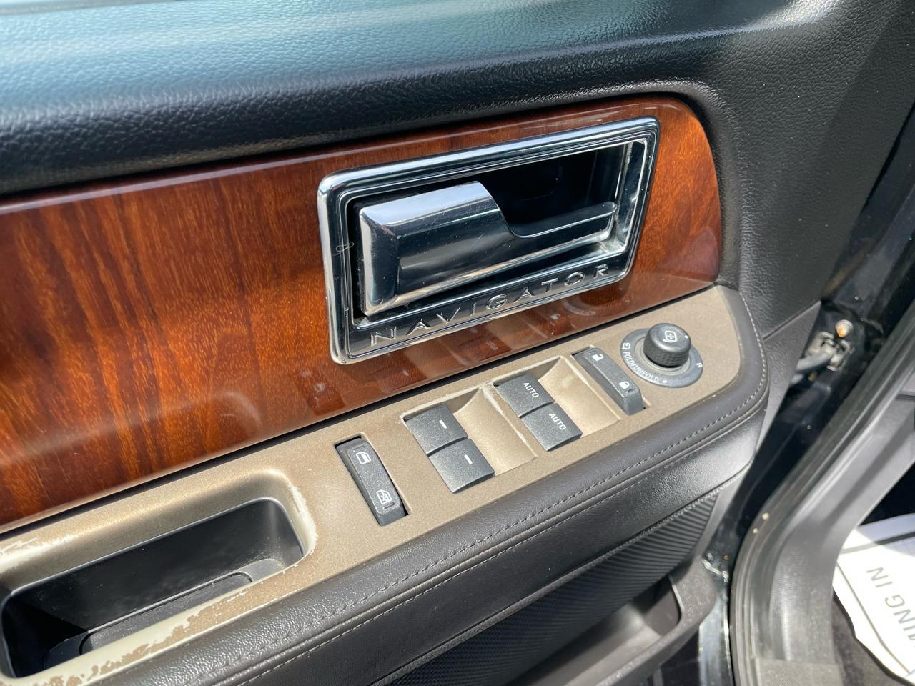 Lincoln Navigator 4WD 4dr 2012