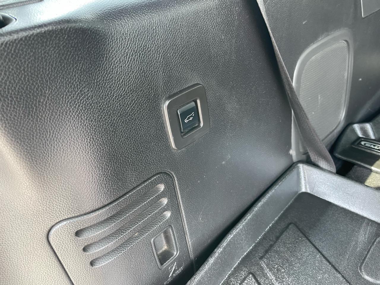 Lincoln Navigator 4WD 4dr 2012