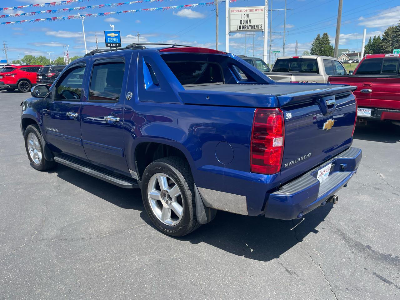 Chevrolet Avalanche 4WD Crew Cab LT 2013