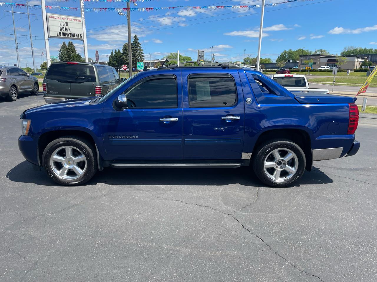 Chevrolet Avalanche 4WD Crew Cab LT 2013