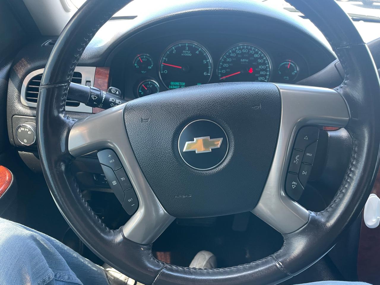 Chevrolet Avalanche 4WD Crew Cab LT 2013