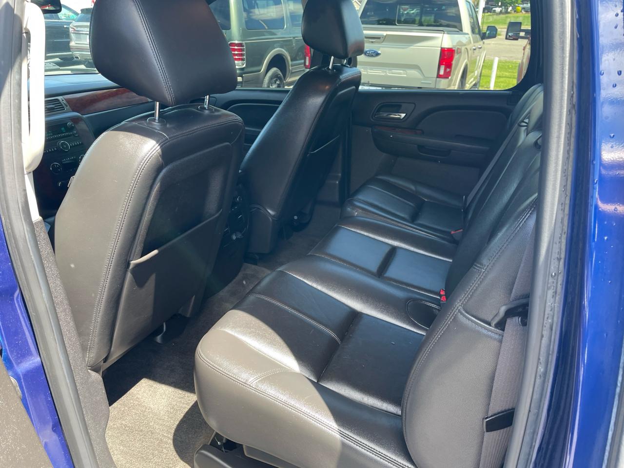Chevrolet Avalanche 4WD Crew Cab LT 2013