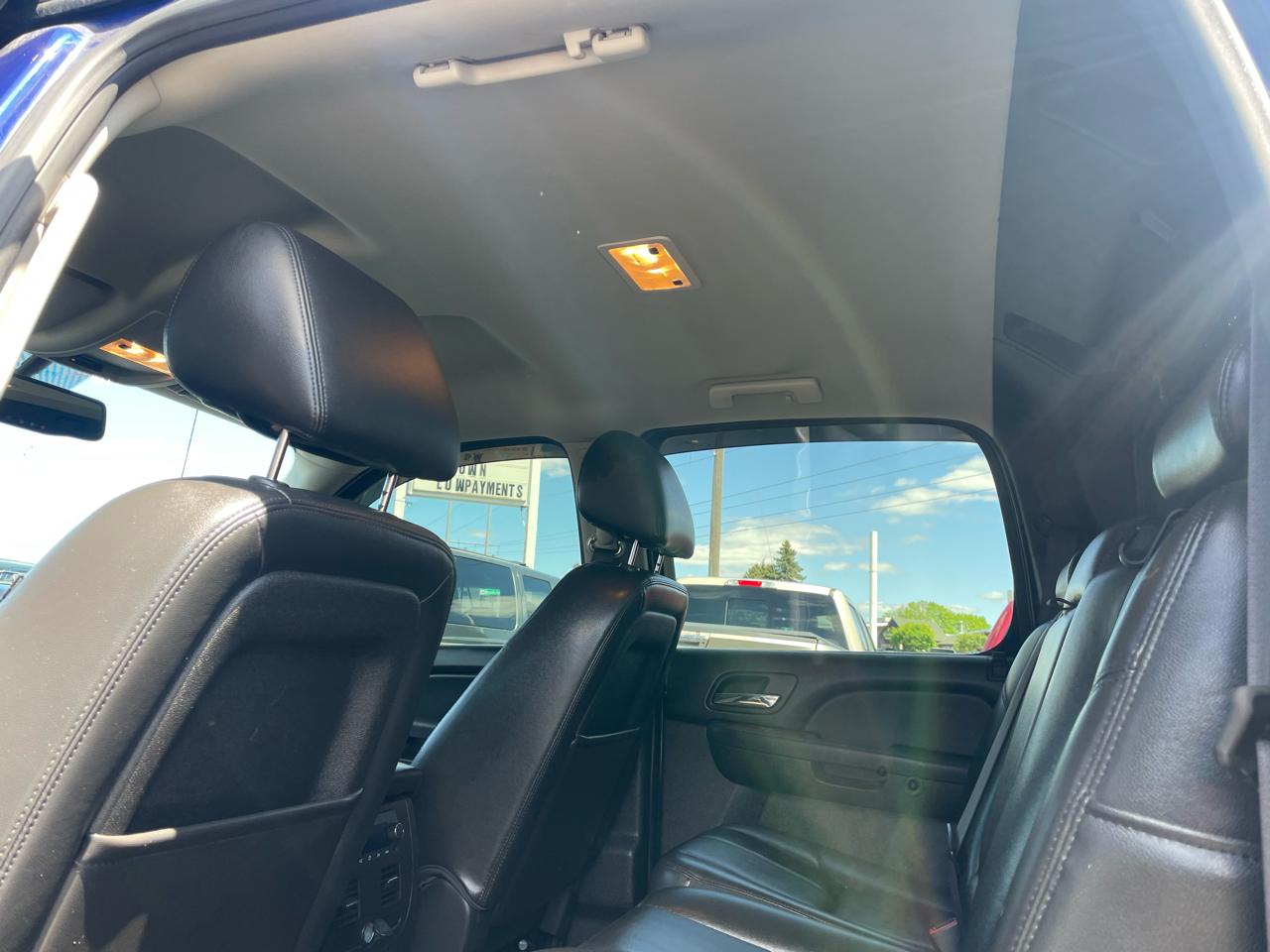 Chevrolet Avalanche 4WD Crew Cab LT 2013