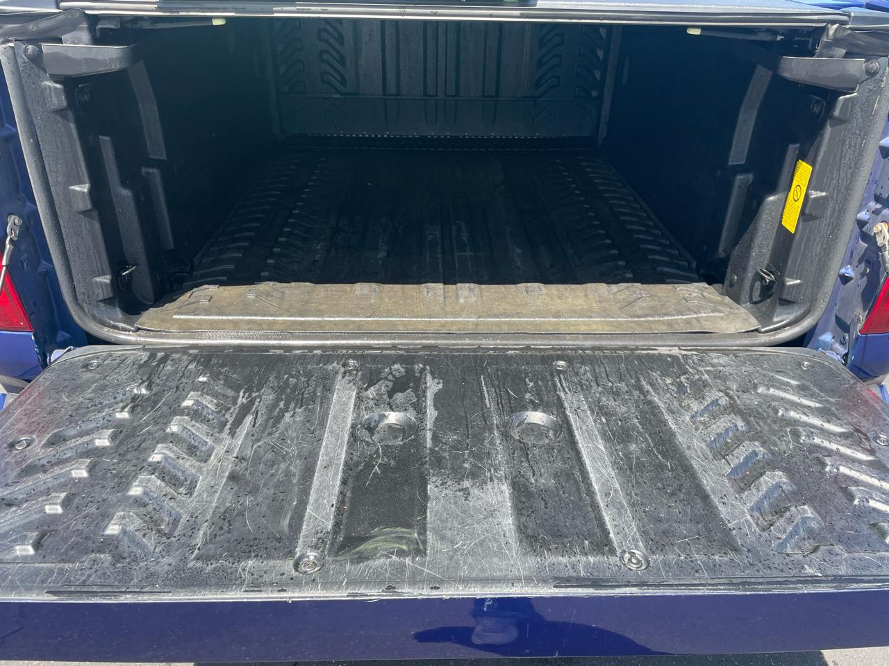 Chevrolet Avalanche 4WD Crew Cab LT 2013