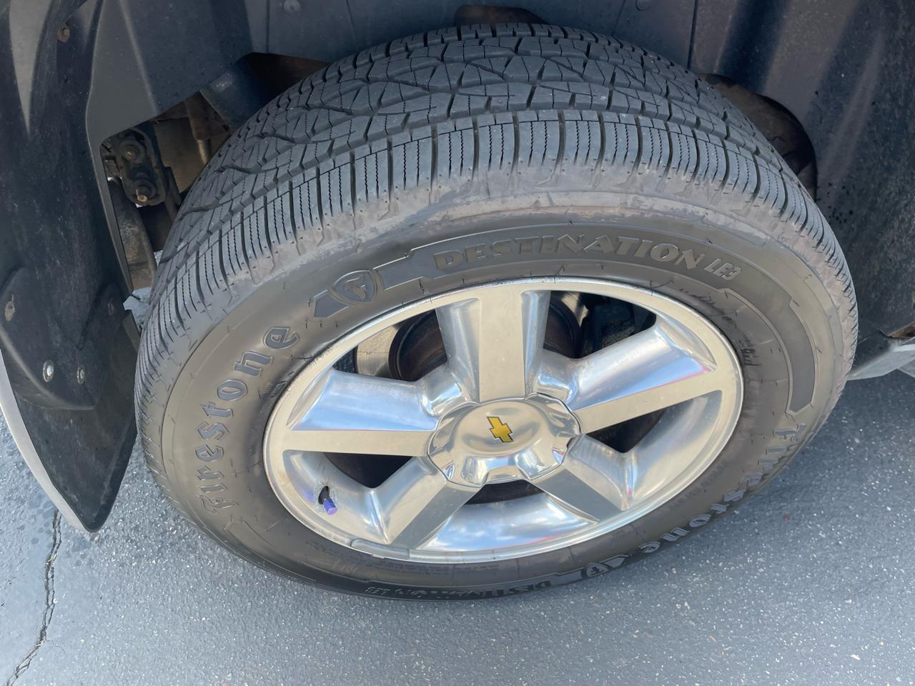 Chevrolet Avalanche 4WD Crew Cab LT 2013