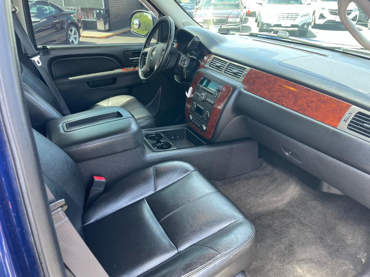 Chevrolet Avalanche 4WD Crew Cab LT 2013