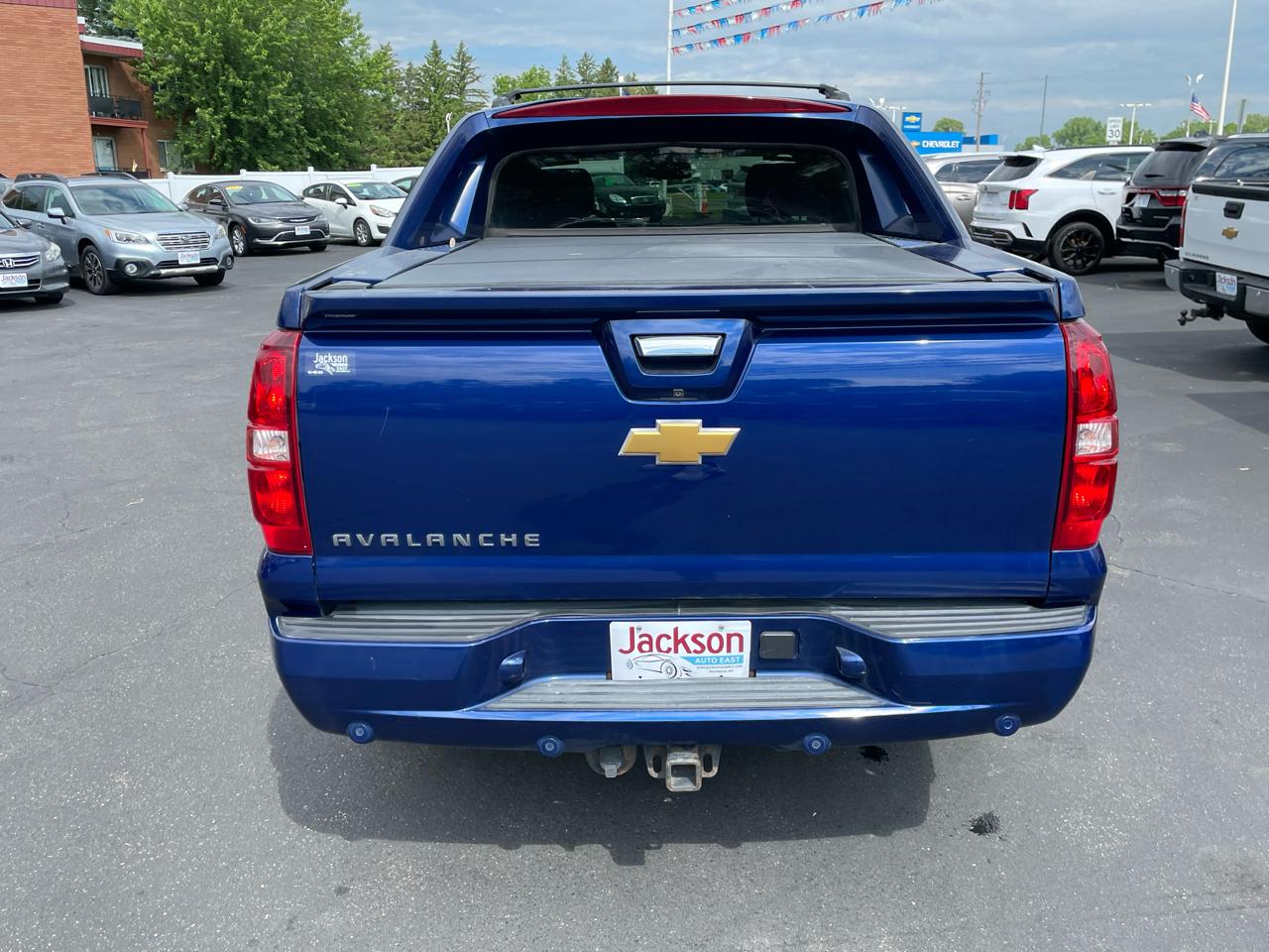 Chevrolet Avalanche 4WD Crew Cab LT 2013