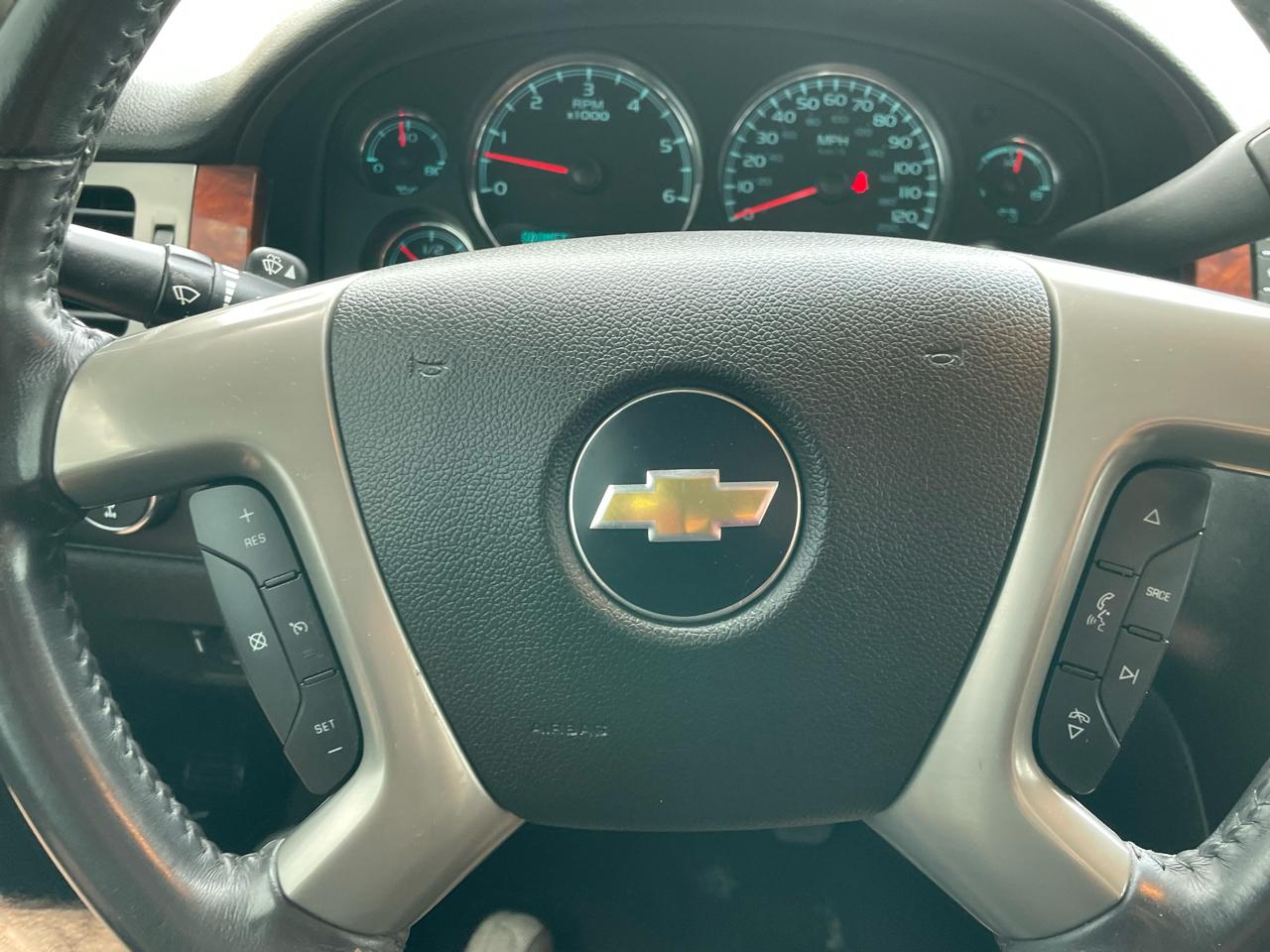 Chevrolet Avalanche 4WD Crew Cab LT 2013