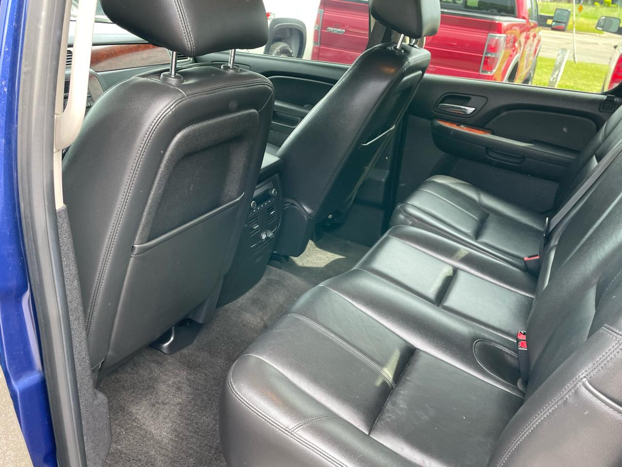 Chevrolet Avalanche 4WD Crew Cab LT 2013