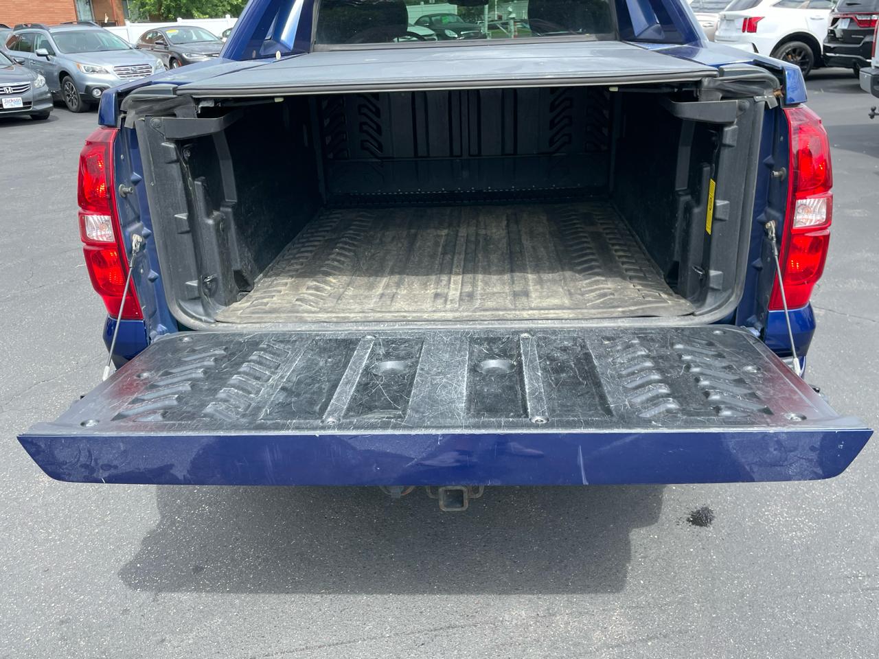 Chevrolet Avalanche 4WD Crew Cab LT 2013
