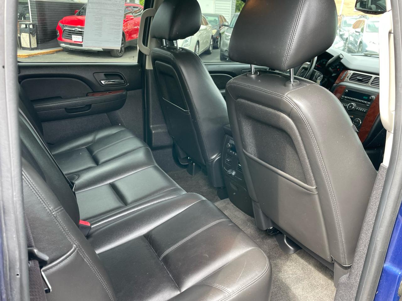 Chevrolet Avalanche 4WD Crew Cab LT 2013