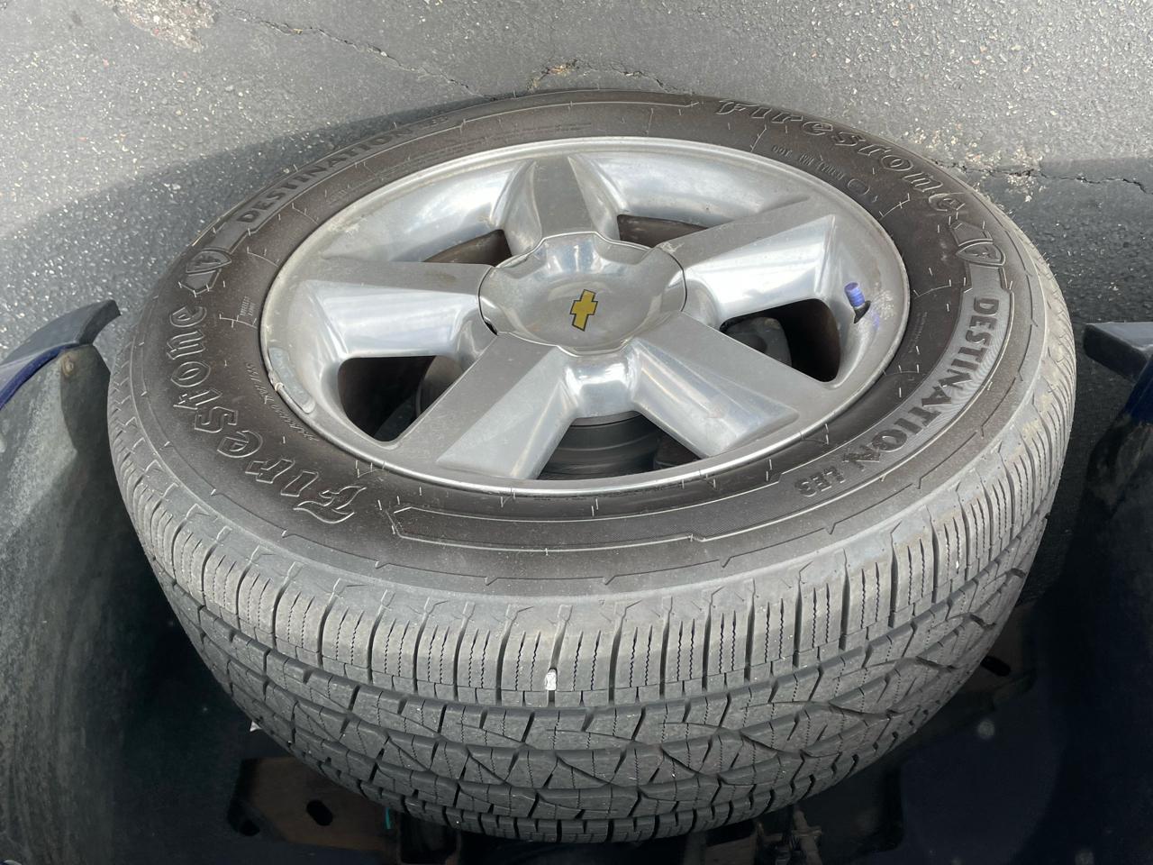 Chevrolet Avalanche 4WD Crew Cab LT 2013