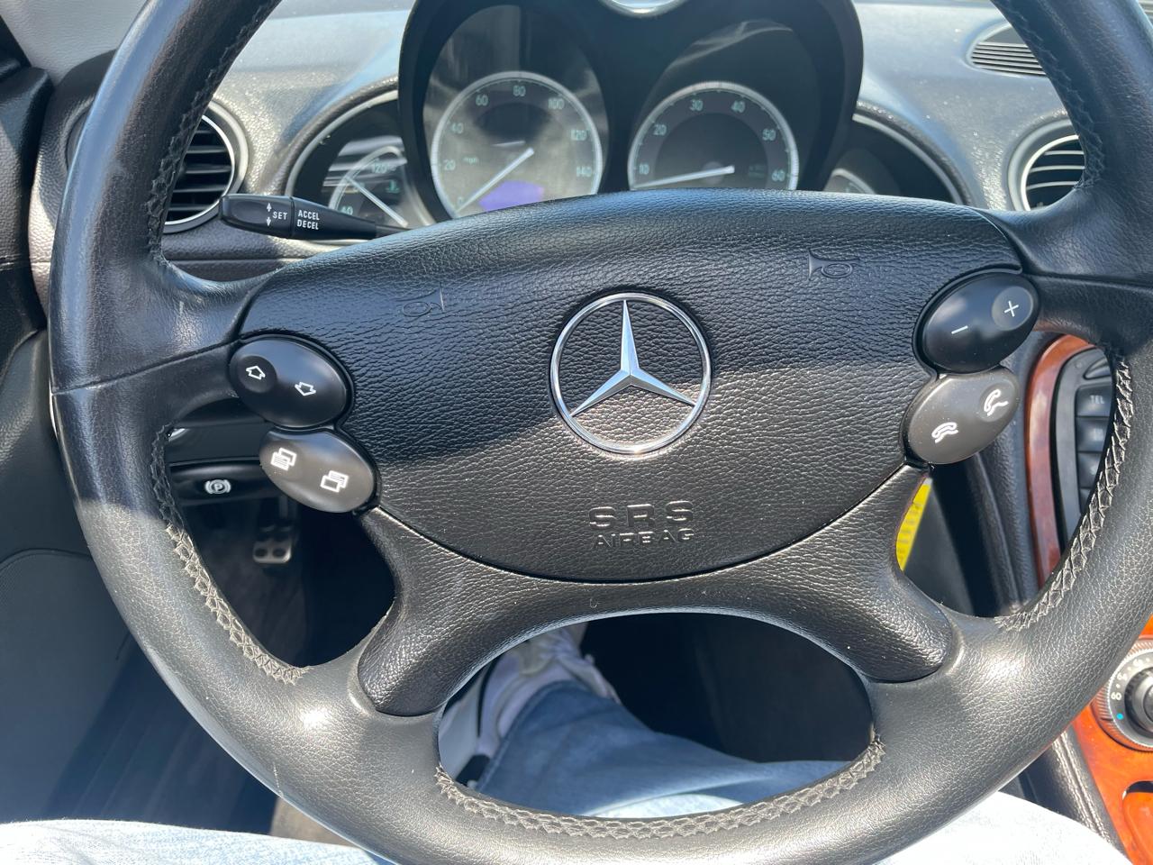 Mercedes-Benz SL-Class 2dr Roadster 5.0L 2004
