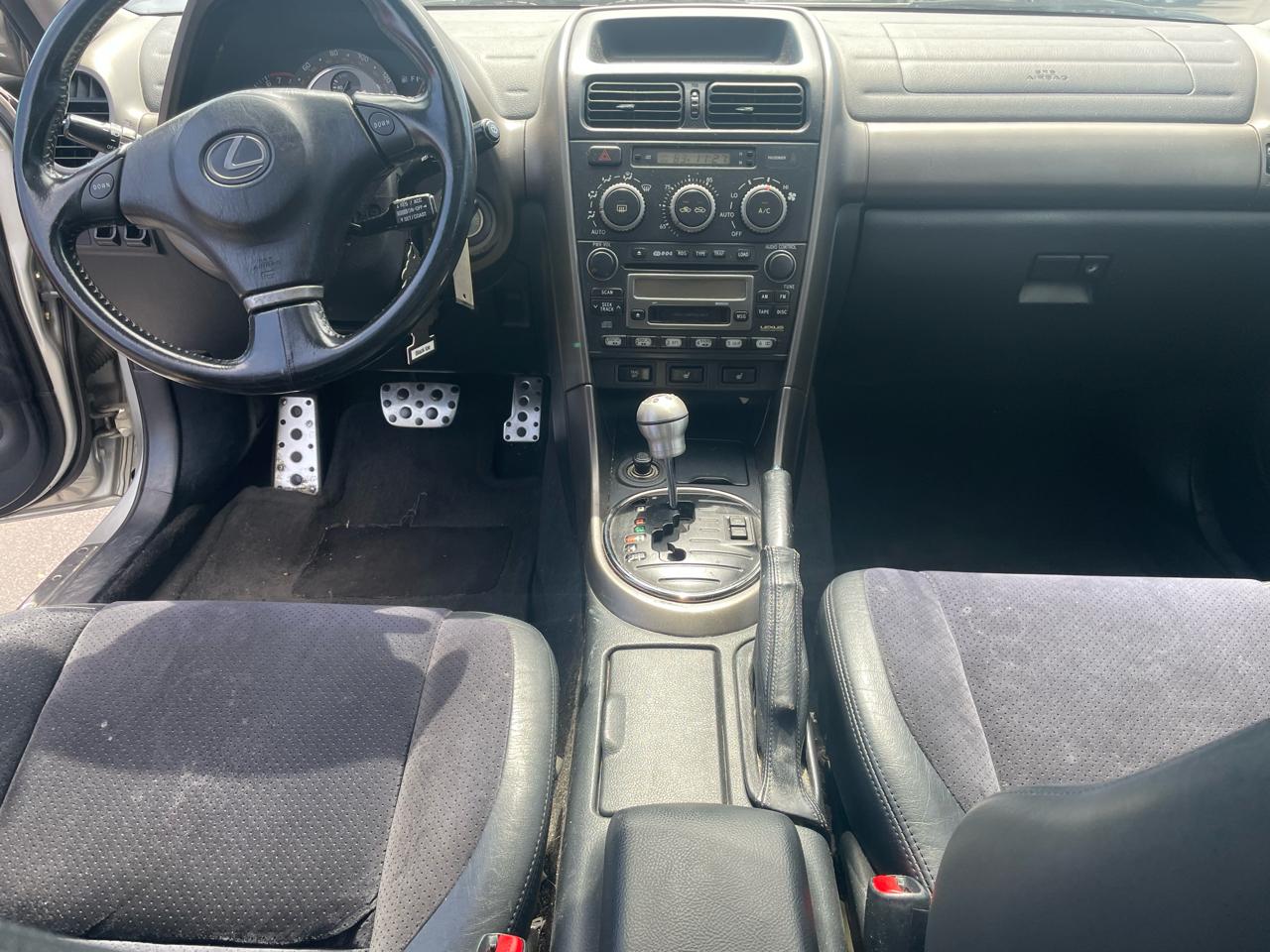 Lexus IS 300 4dr Sdn 2001