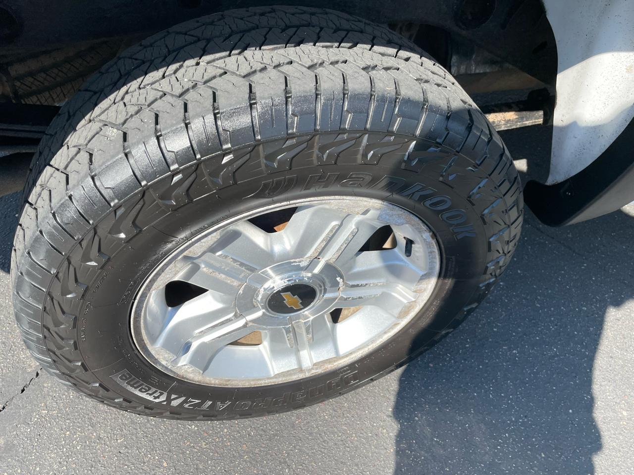 Chevrolet Silverado 1500 4WD Crew Cab 143.5" LT 2012