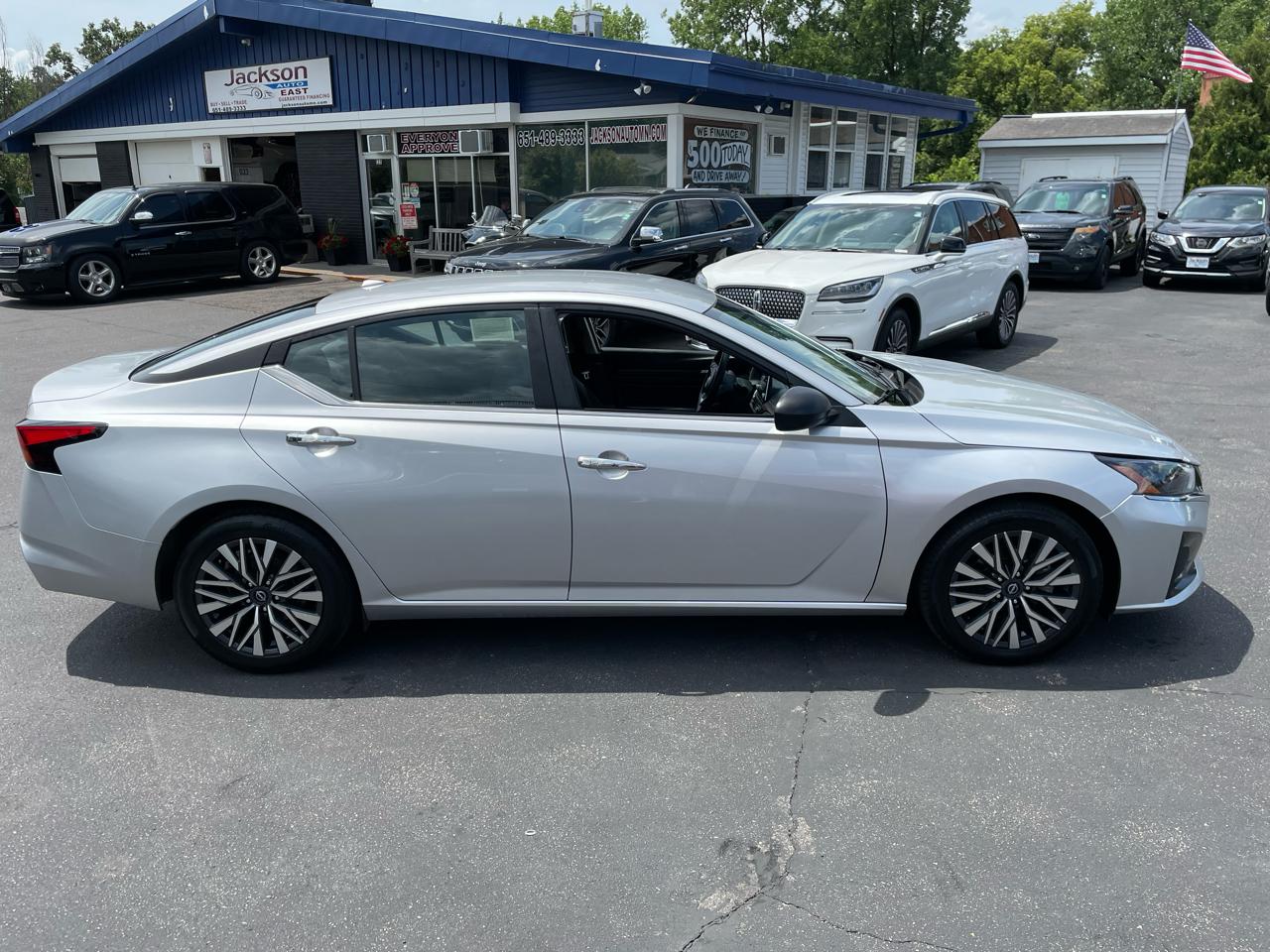 Nissan Altima 2.5 SV Sedan 2024