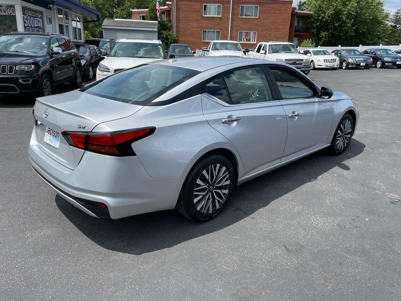 Nissan Altima 2.5 SV Sedan 2024