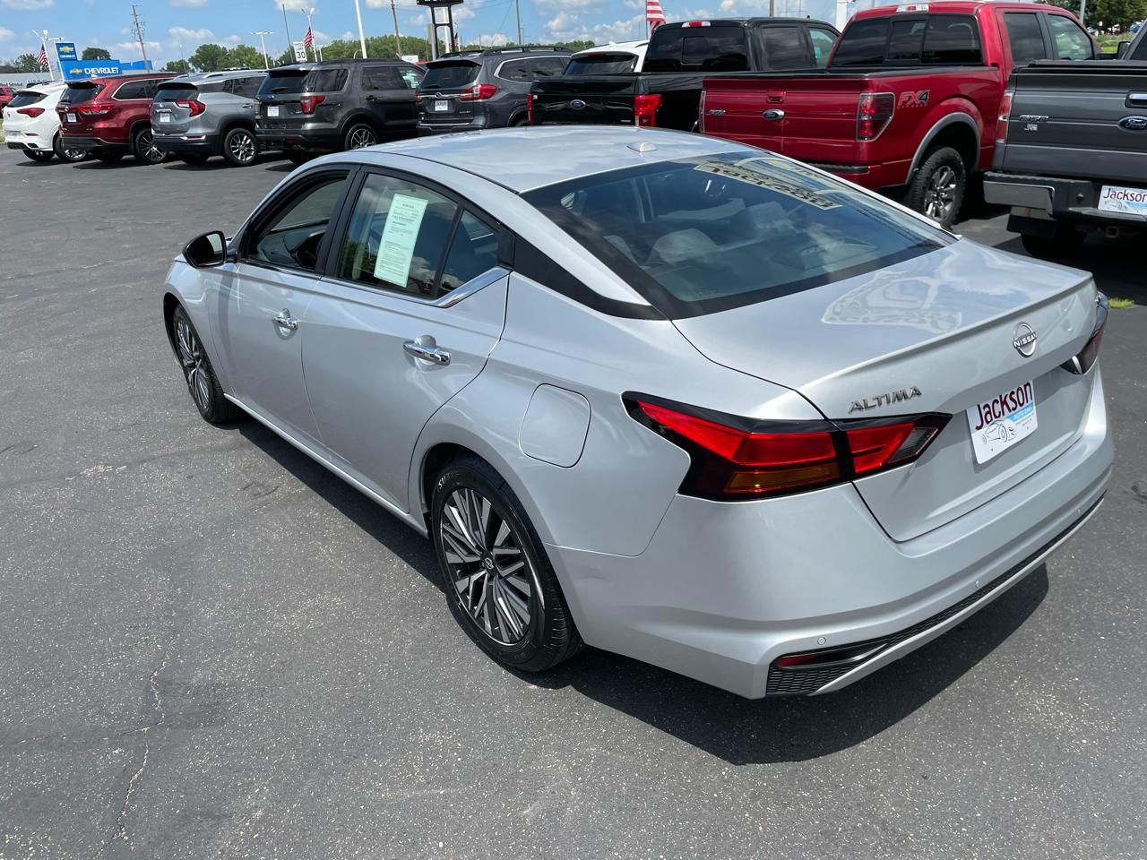 Nissan Altima 2.5 SV Sedan 2024