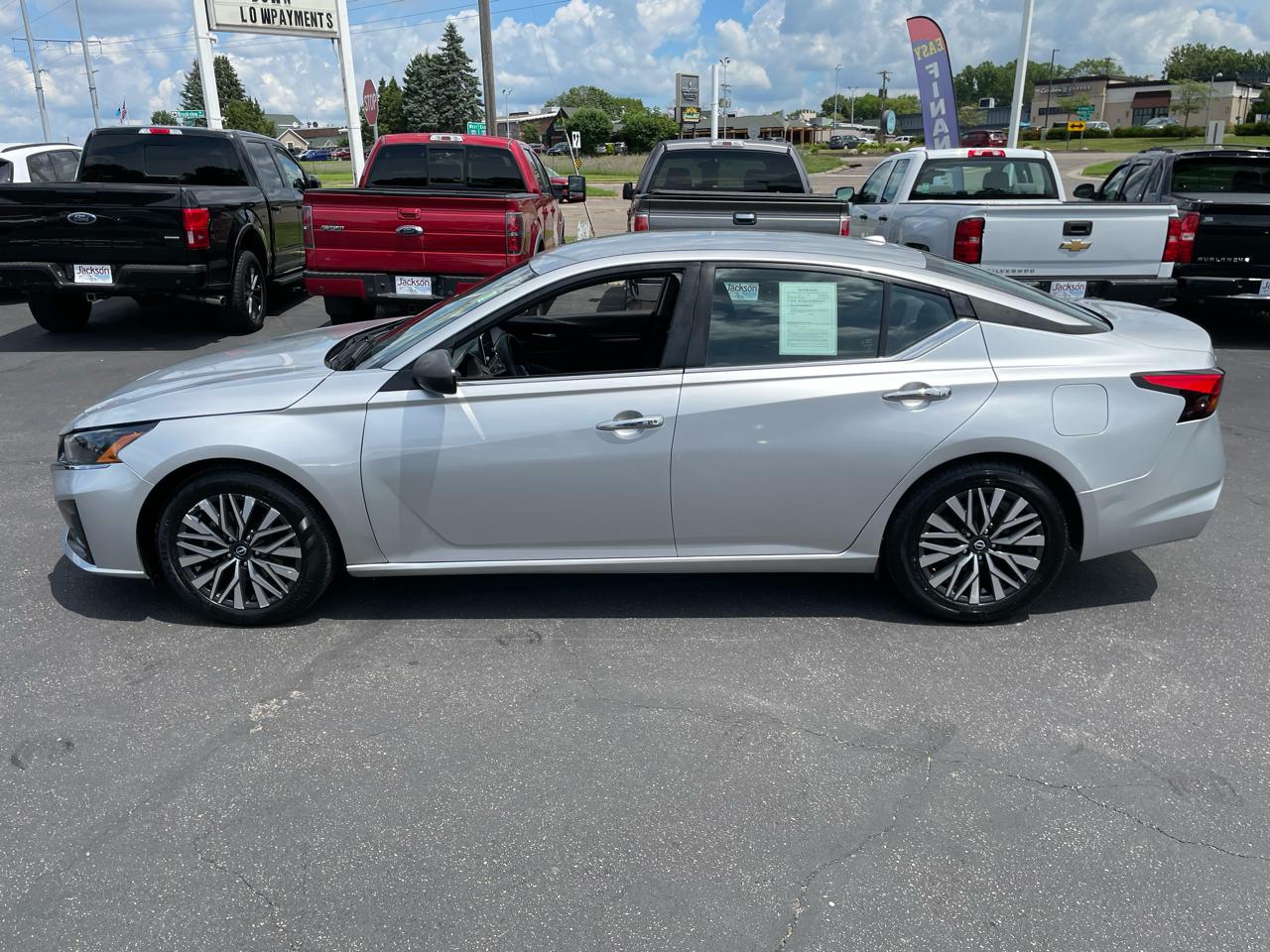 Nissan Altima 2.5 SV Sedan 2024