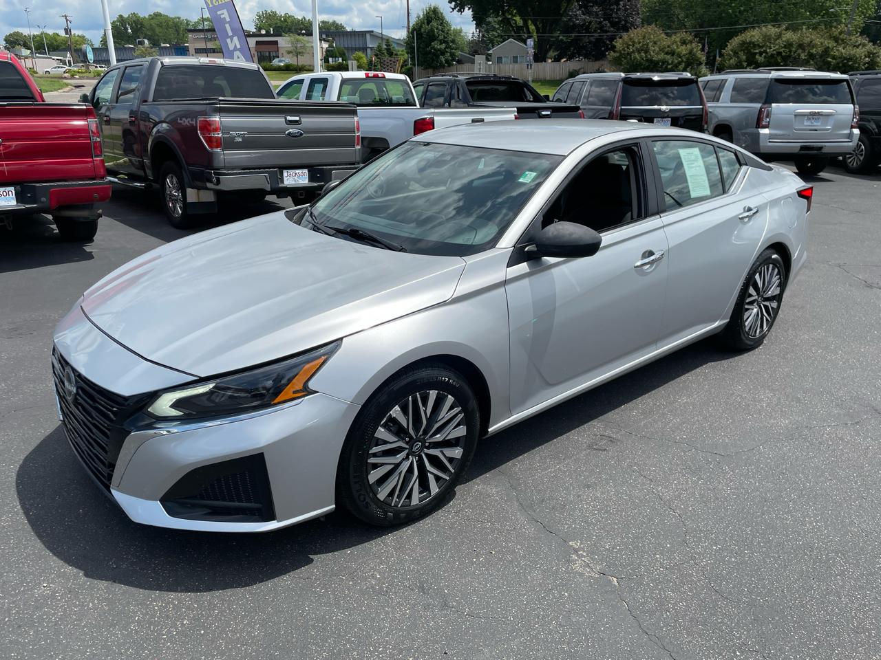 Nissan Altima 2.5 SV Sedan 2024