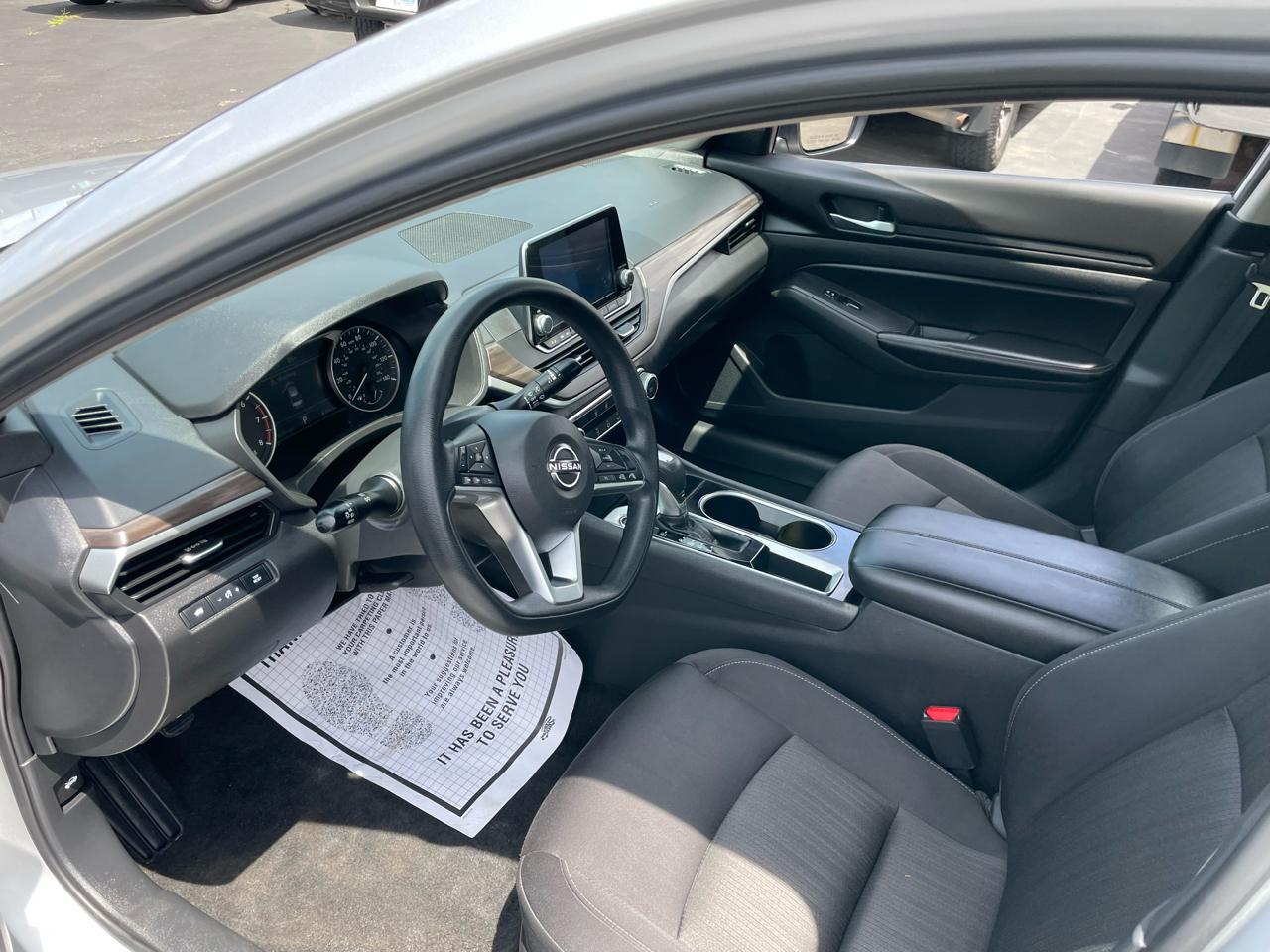 Nissan Altima 2.5 SV Sedan 2024