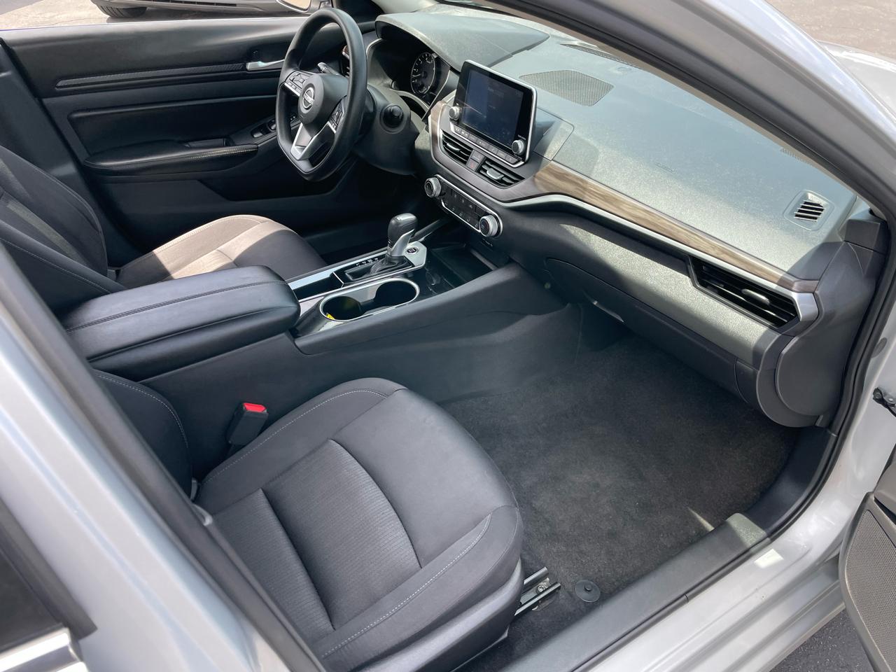 Nissan Altima 2.5 SV Sedan 2024